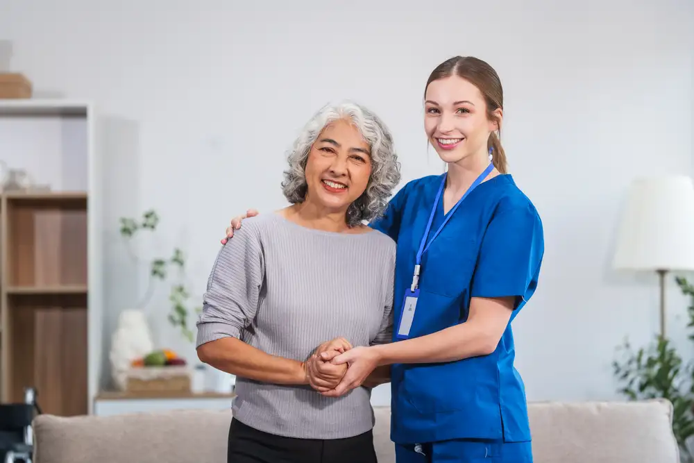 Skilled nurse providing advanced medical care at home in Dallas TX